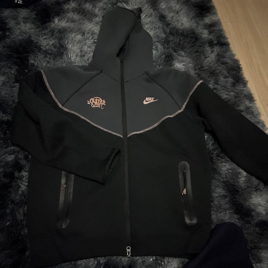 Nike フルジップパーカー ブラック　シナワールド　テックフリースS