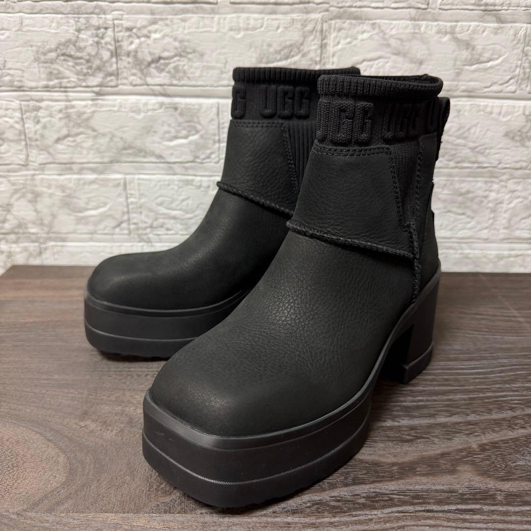 UGG W MOXY CHELSEA 　アグ モクシー チェルシー　厚底　ブーツ