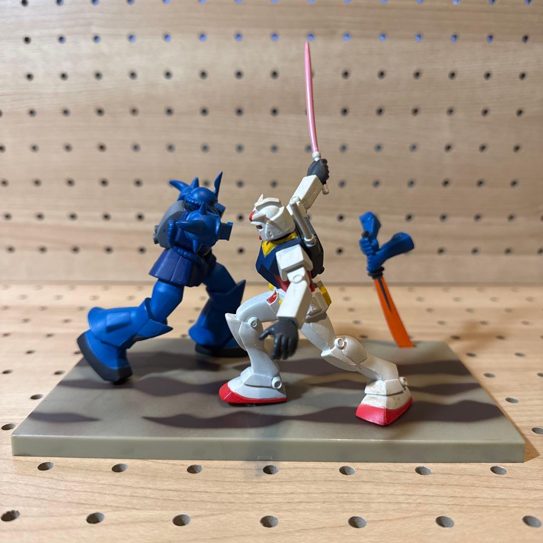 ガンダムシリーズジオラマフィギュア哀戦士編 ガンダムVSグフ - メルカリ