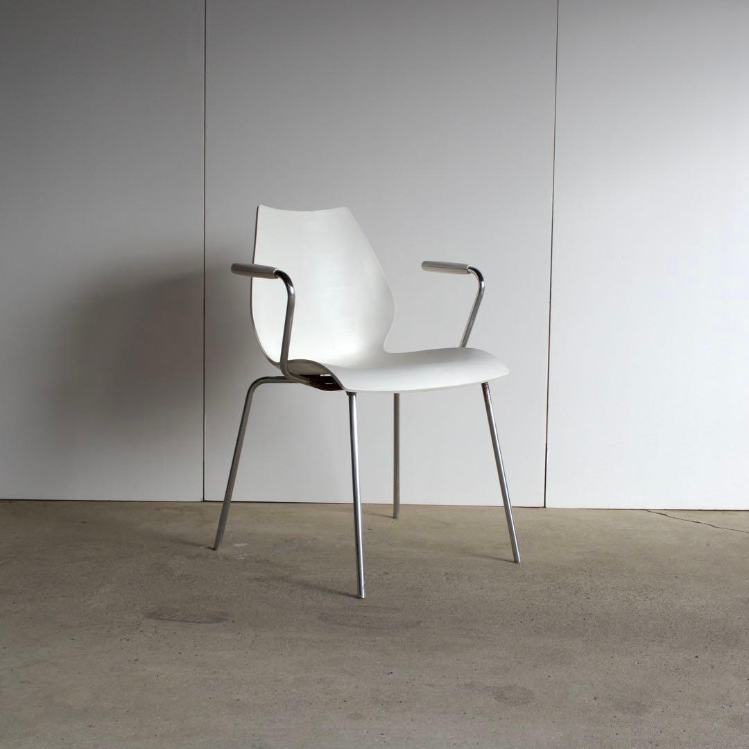 カルテル　マウイチェア　アーム　ダイニング　ミッドセンチュリー　ポストモダン