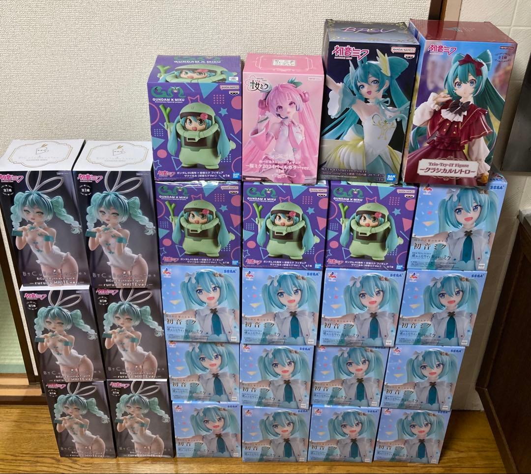 初音ミク　フィギュア　まとめ売り　30個
