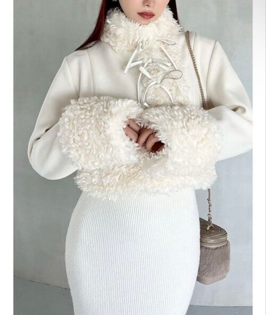 ポイントフェイクファーブルゾン　リゼクシー　RESEXXY 試着のみ美品