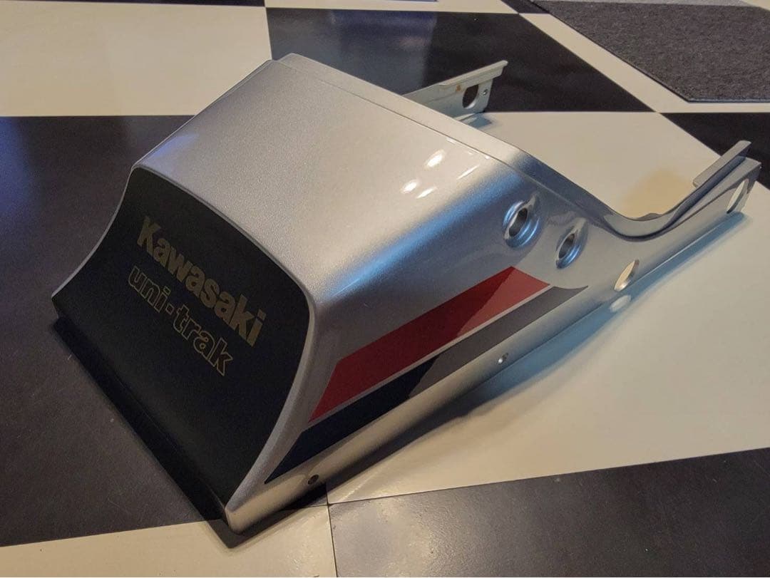 GPZ400F 新品未使用テールカウル③