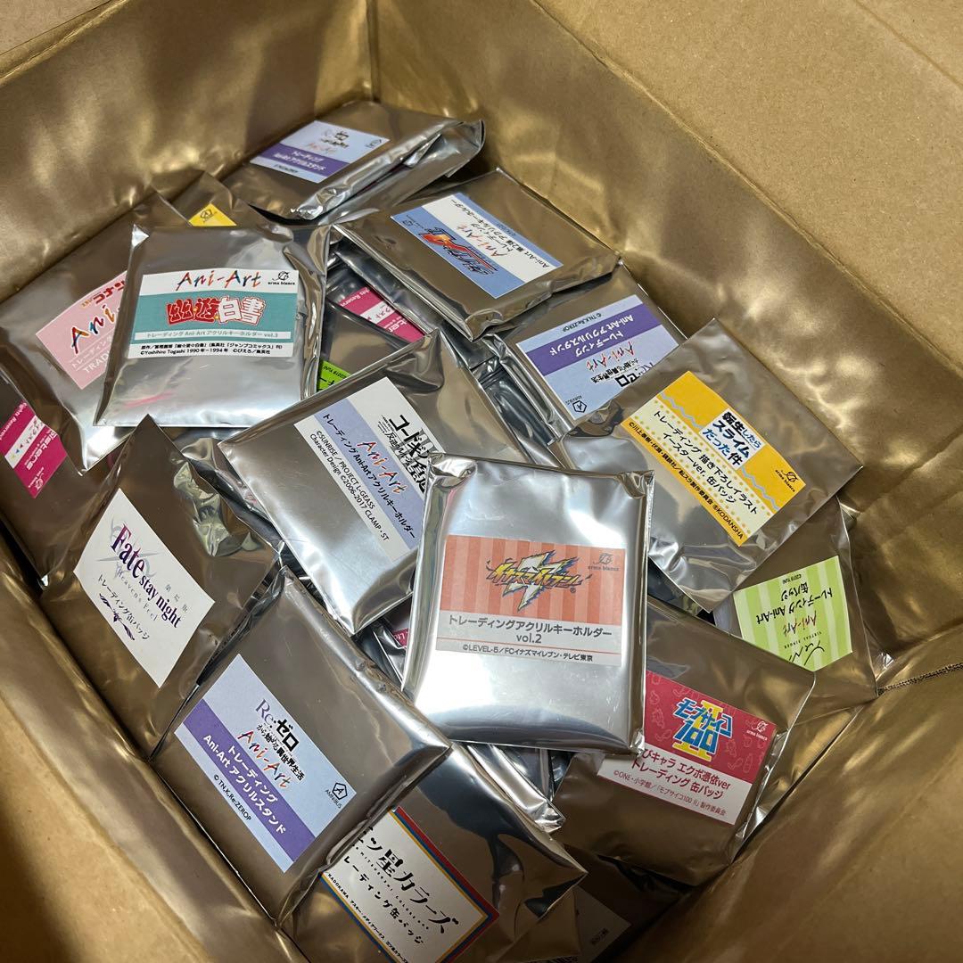 アニメグッズ まとめ売り 大量 キーホルダー アクリルスタンド 缶バッジ 1