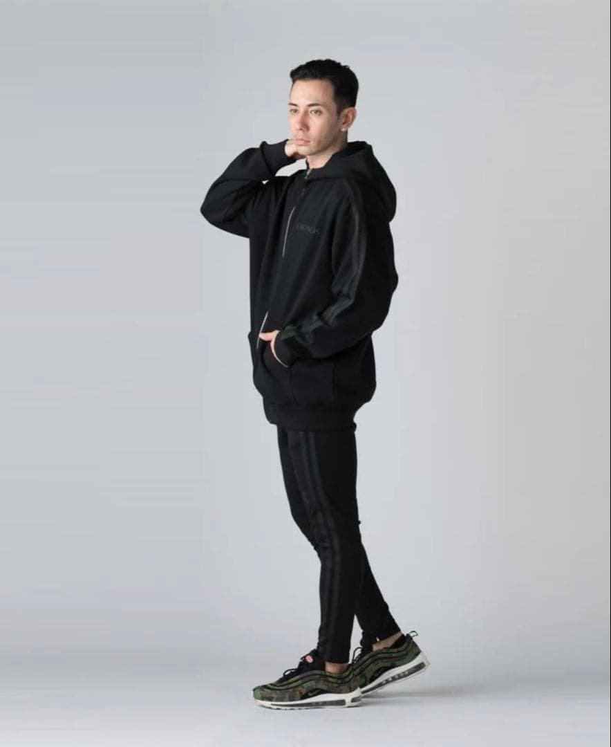 新品未使用　CRONOS クロノス　 ジップアップパーカー L