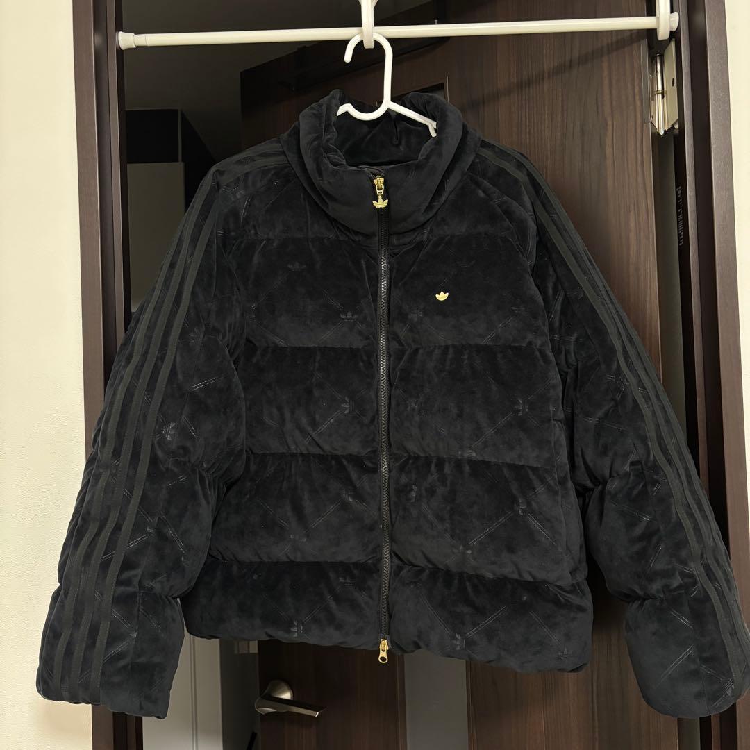 アディダス オリジナル ショートベルベット パファージャケット adidas