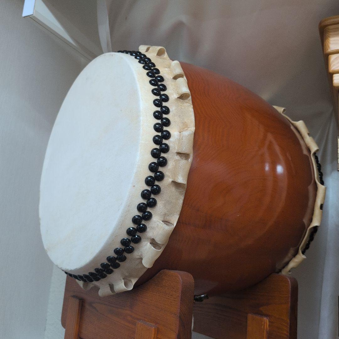 胴長太鼓（耳付）栓製摺漆　1.4尺　 四本柱台南洋材摺漆付　バチ付