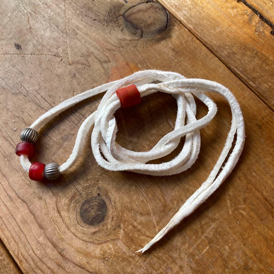 鹿革エルク 革紐3mm白 シルバービーズ付き ゴローズ革紐お探しの方