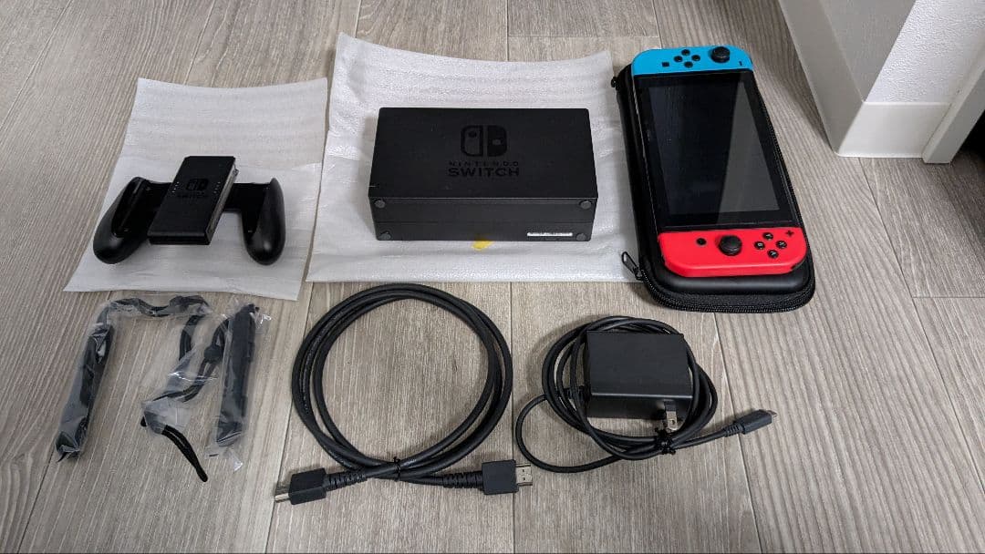 Nintendo Switch 本体 青/赤 Joy-Con 付属品完備