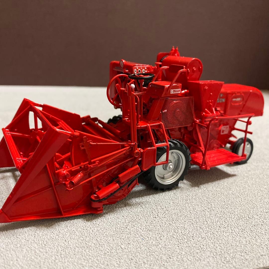 1/32 マッセィファーガソン　MF830 コンバイン