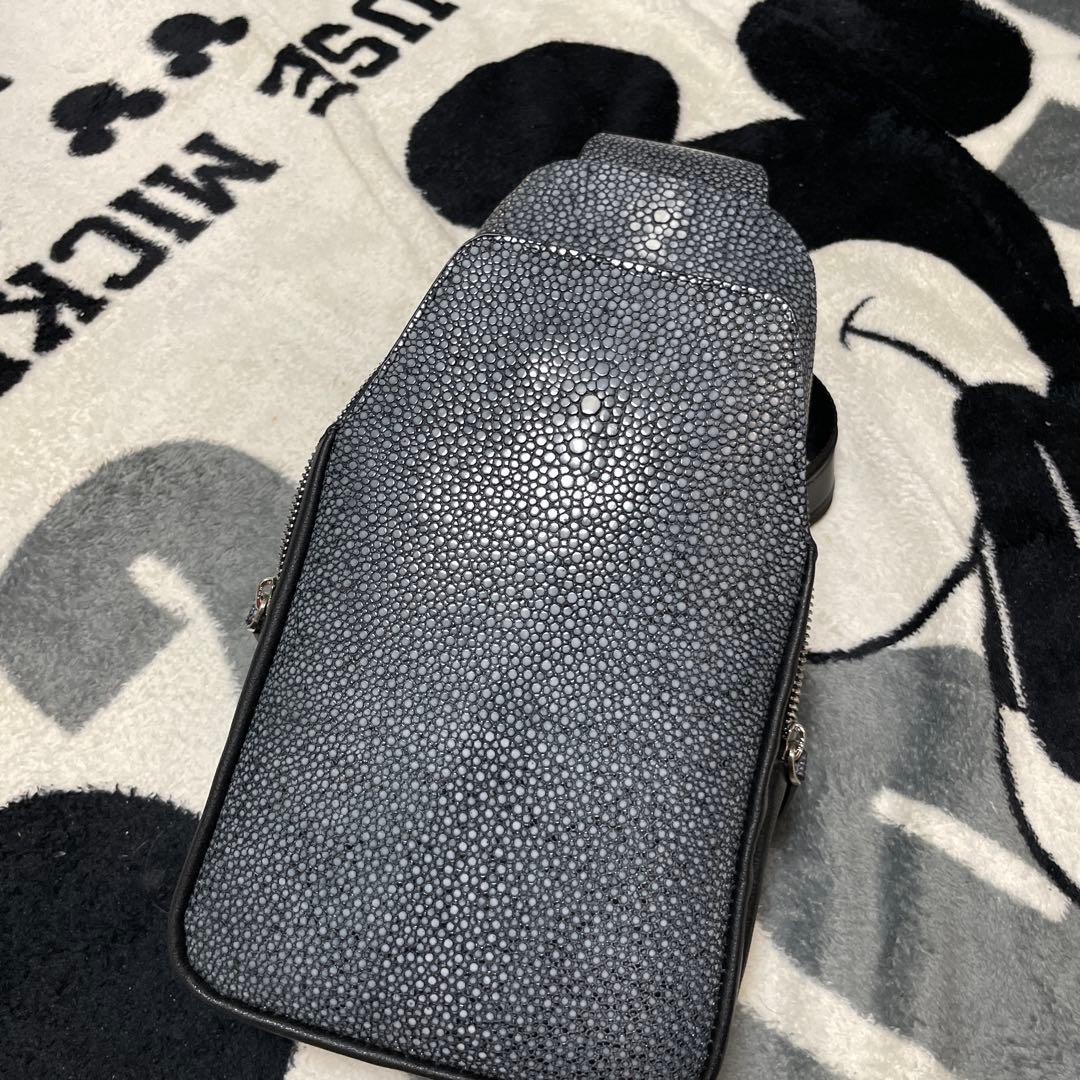極美品★希少 エイ革（スティングレイ）ボディバッグ 本革 ガルーシャ 撮影用使用 楽天市場】エイ革 ボディバッグ スティングレイボディバッグ エイ革を
