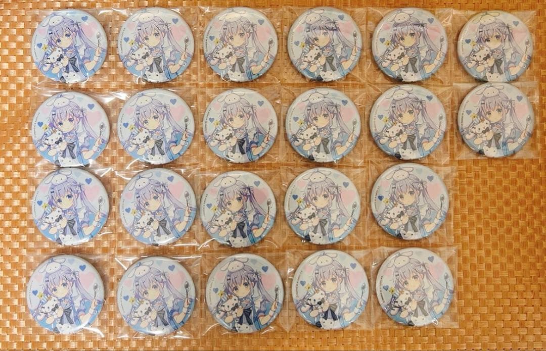 【値下げ】ごちうさ　チノ　缶バッジ　サンリオコラボ　22個 アニメ10周年コンテンツ -「ご注文はうさぎですか？」シリーズサイト-