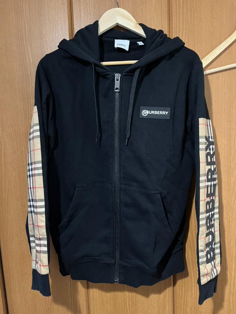 Burberry ジップアップパーカー Sサイズ