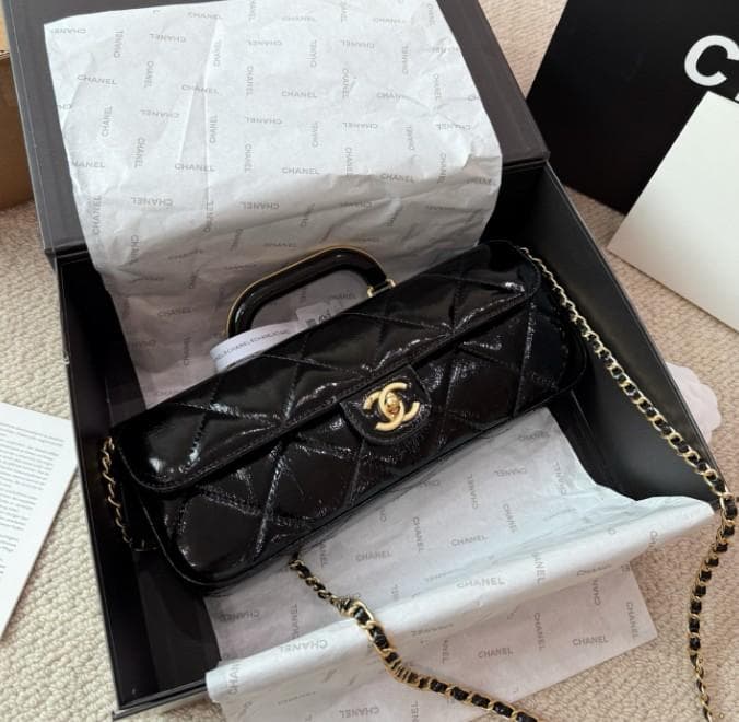 CHANEL ブラック キルティング ショルダーバッグ - メルカリ