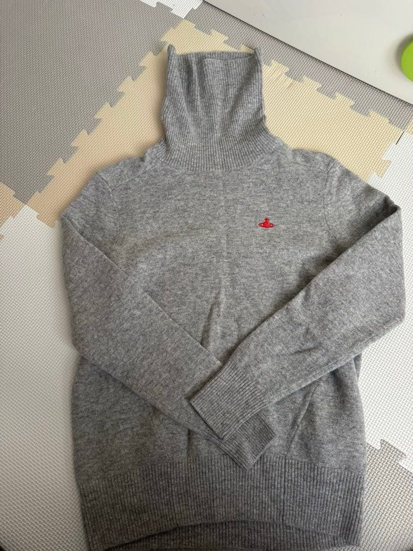 ヴィヴィアン⭐︎美品ハイネックセーター