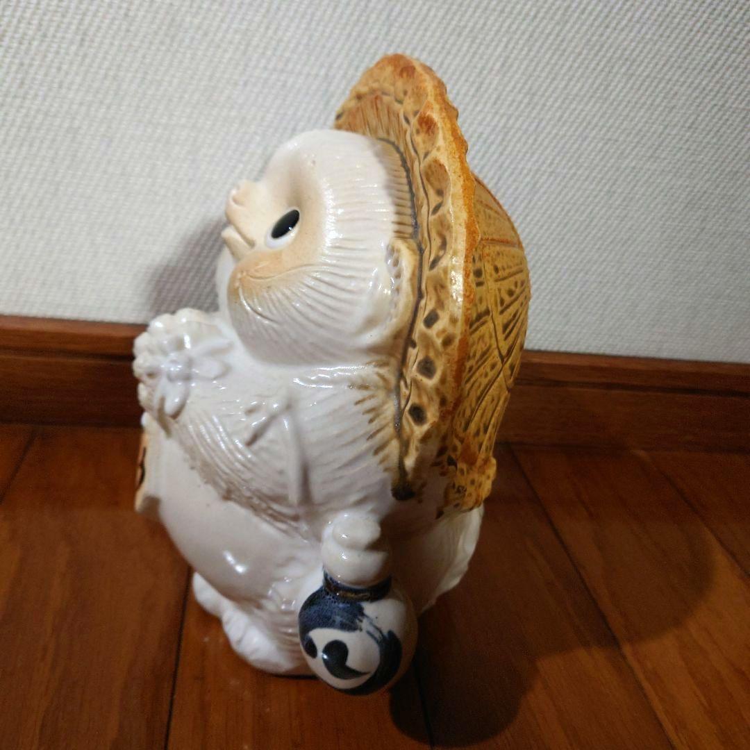 美品】信楽焼たぬき 白たぬき 置物 - メルカリ
