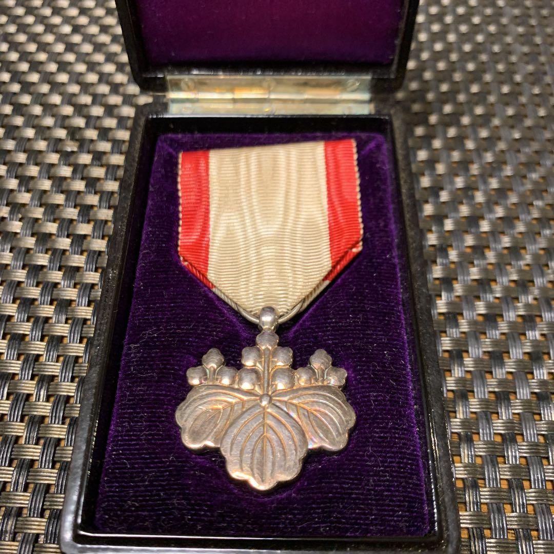 A様専用 勲八等白色桐葉章 - メルカリ