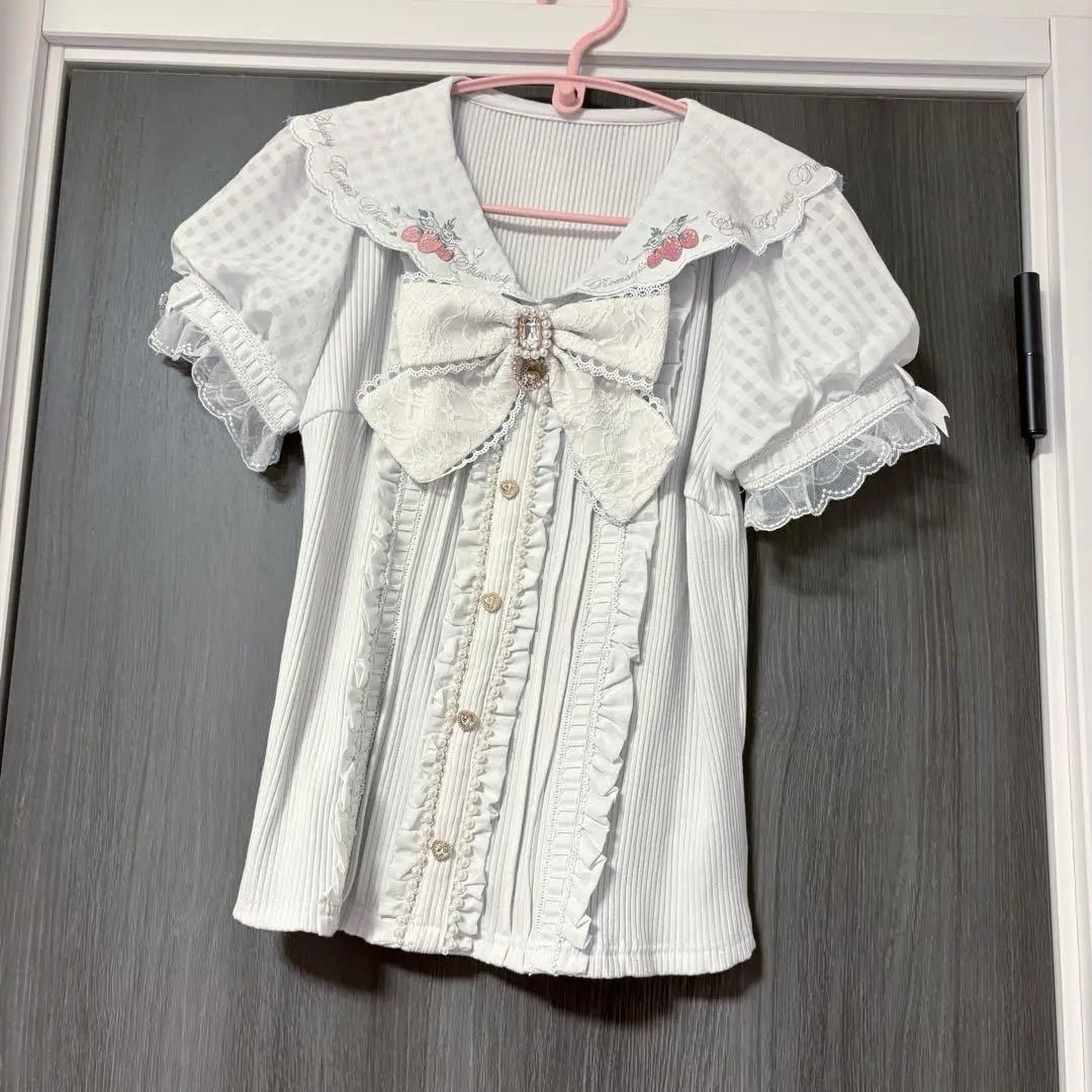 LIZLISA ストロベリー刺繍セーラーブラウス ホワイト - メルカリ
