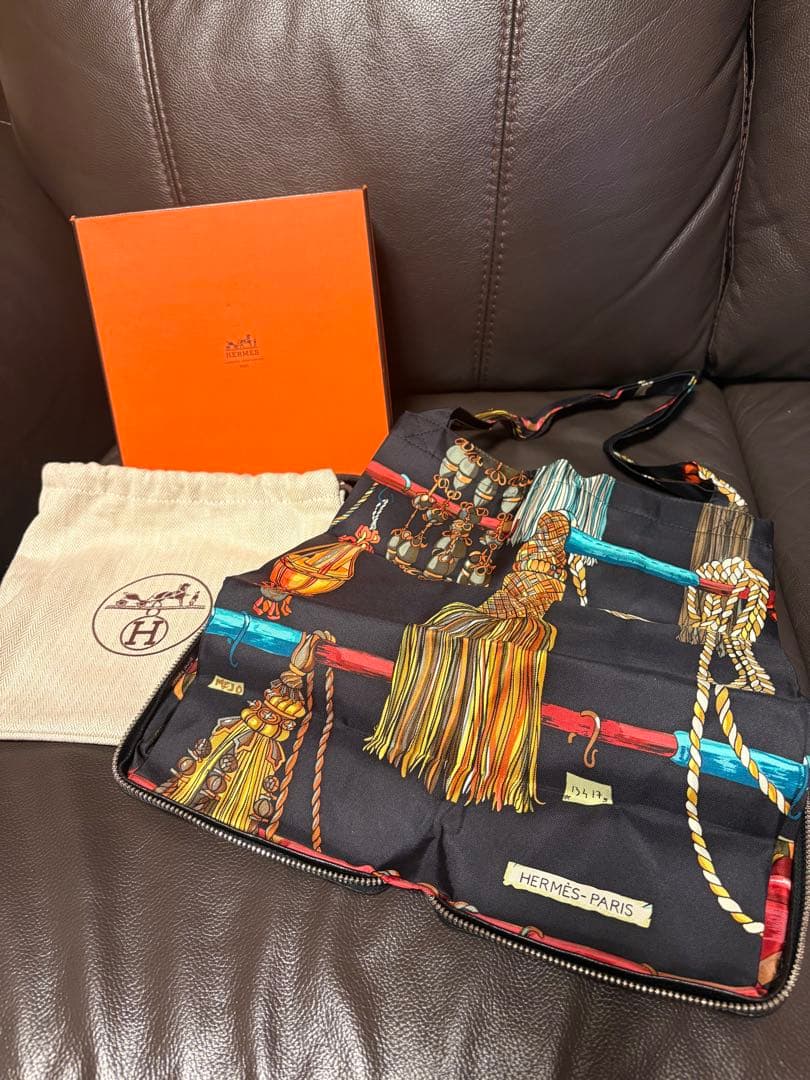 新品　HERMESエルメス　シルキーポップ　　携帯サブエコバッグ