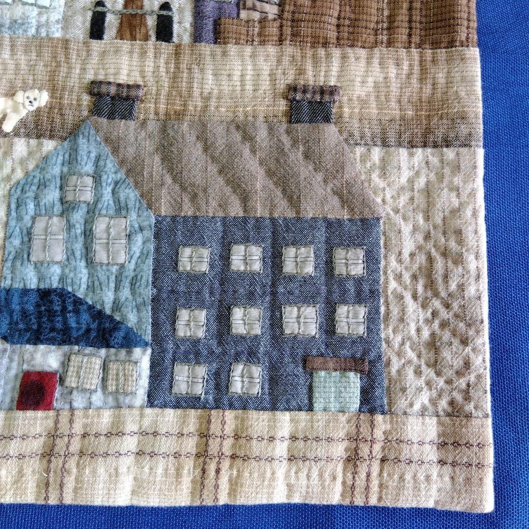 ハウスのパッチワークタペストリー ミステリーキルト【6ー6】 - メルカリ