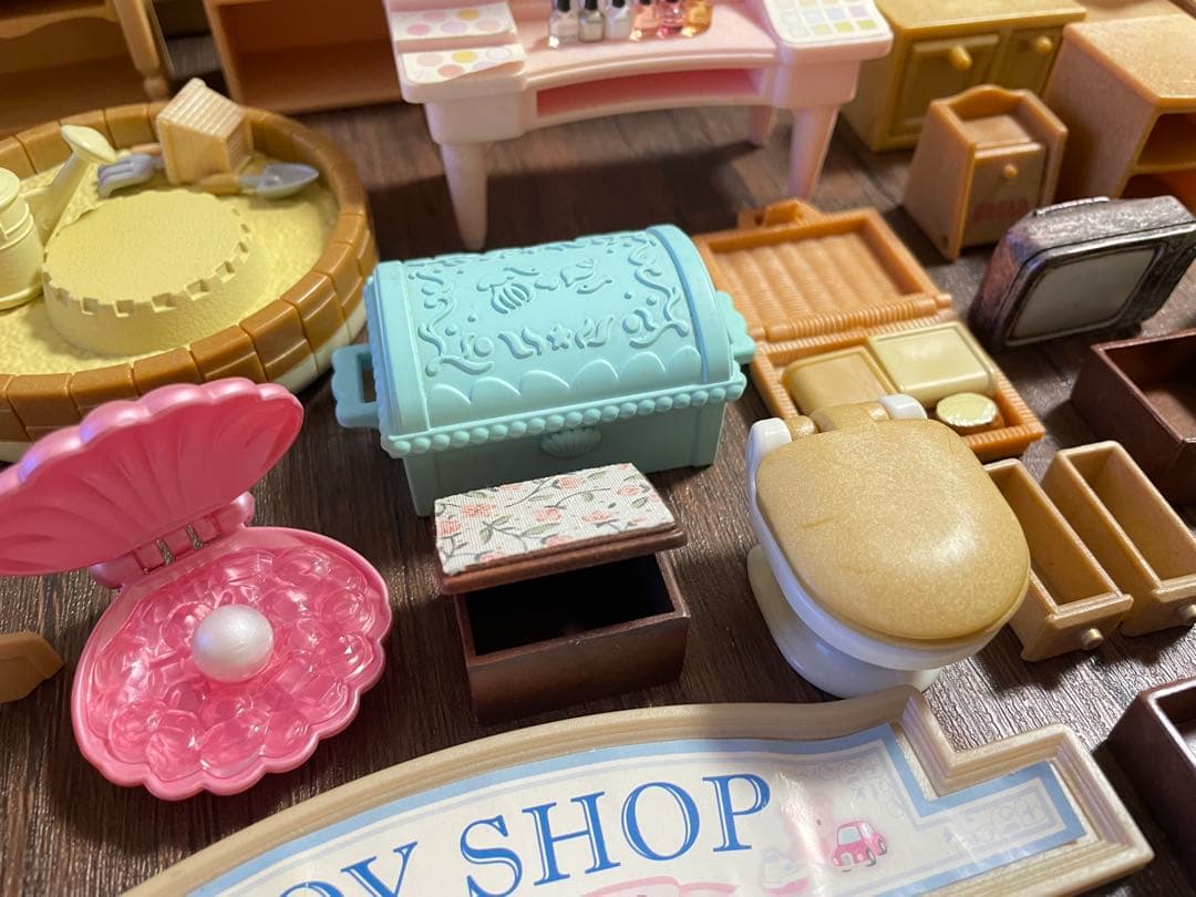 シルバニア ぶどうの森のおうち 家具・小物まとめ売り約300個 - メルカリ