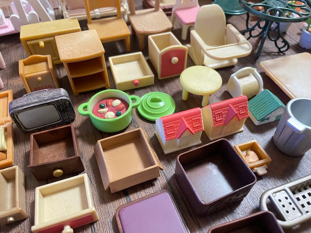 シルバニア ぶどうの森のおうち 家具・小物まとめ売り約300個 - メルカリ