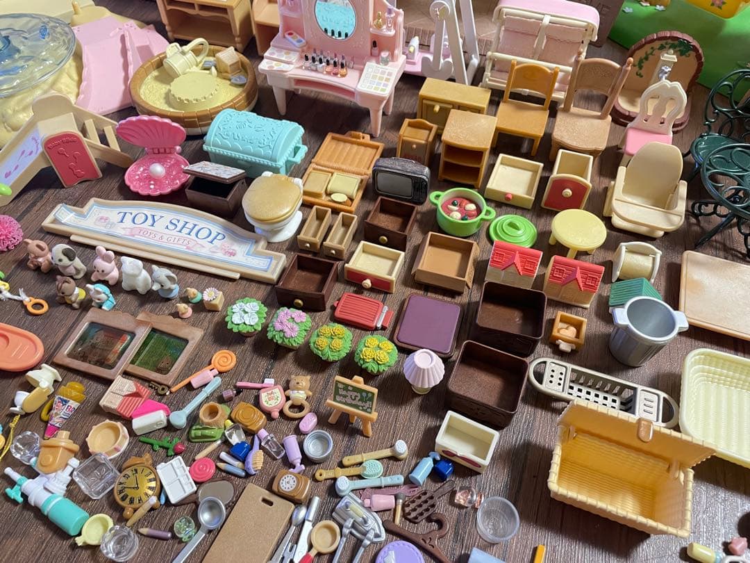 シルバニア ぶどうの森のおうち 家具・小物まとめ売り約300個 - メルカリ