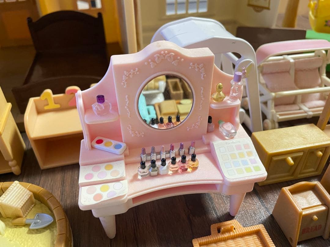 シルバニア ぶどうの森のおうち 家具・小物まとめ売り約300個 - メルカリ