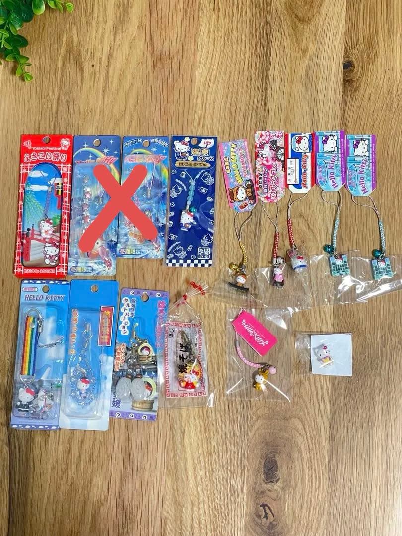 ご当地キティ 根付け ストラップ　まとめ売り14点 新品未使用/4個】ご当地キティ 大阪限定ver.根付けストラップ - メルカリ