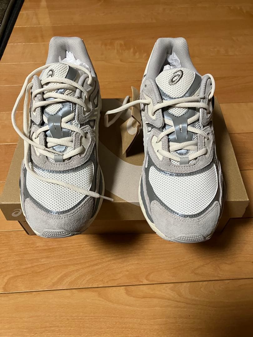 新品未使用 GEL-NYC CREAM/OYSTER GREY 28cm