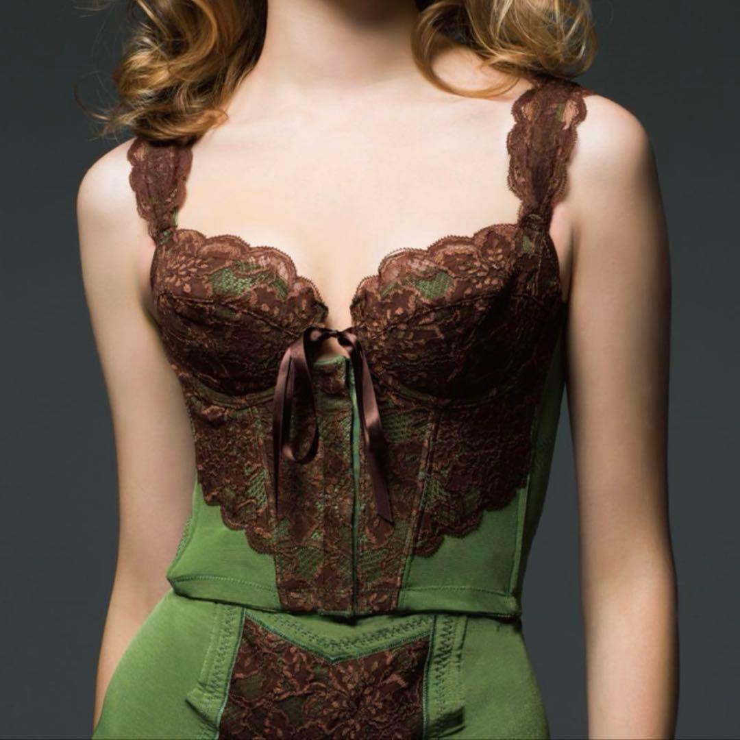 LALA Grant Fantasy ニッパービスチェ 中古美品 グラントイーワンズ LALA Grant Fantasy ニッパービスチェ