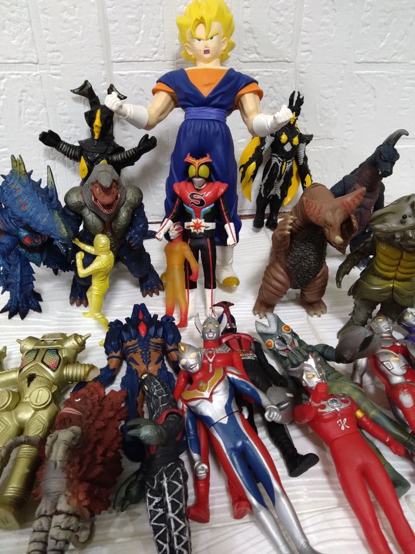 ウルトラマン　仮面ライダー　ドラゴンボール　フィギュアセット　まとめ売り 仮面ライダー・ウルトラマンフィギュアセット - メルカリ