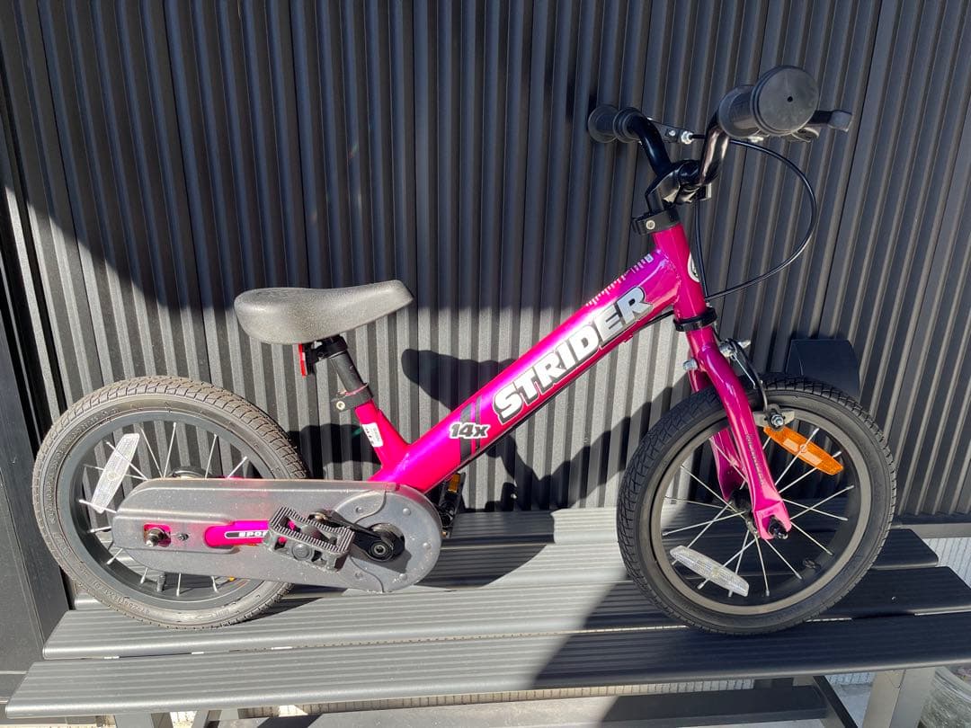 STRIDER 14インチ 幼児用自転車 フューシャピンク 美品】ストライダー 14X フューシャピンク - メルカリ
