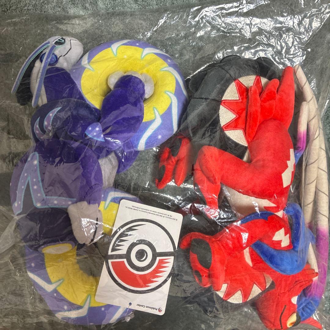 ポケモン ぬいぐるみ ミライドン　コライドン コライドン・ミライドンのぬいぐるみが、ポケモンセンターに登場