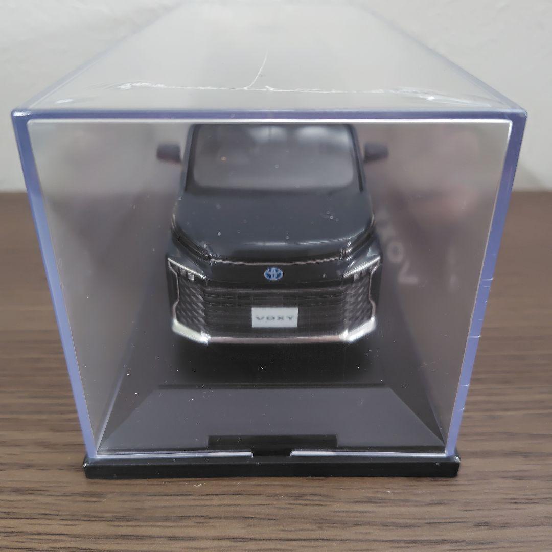 トヨタ ヴォクシー VOXY 1/30 スケール ダイキャスト マッシブグレー