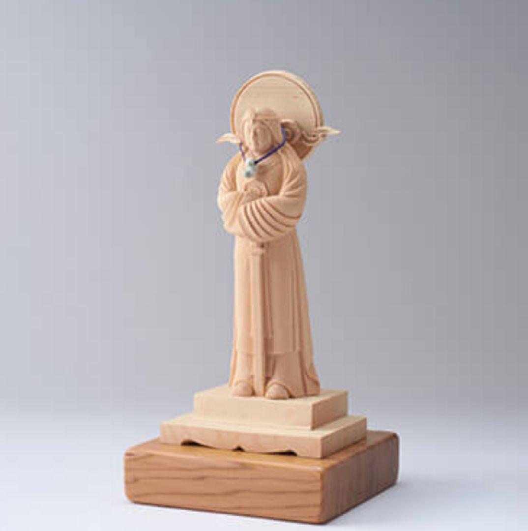 天照大御神 初代製作 勾玉付き・日光杉並木台座有り 初代製作 天照大御神 小サイズ 勾玉付き・日光杉並木台座有り - メルカリ