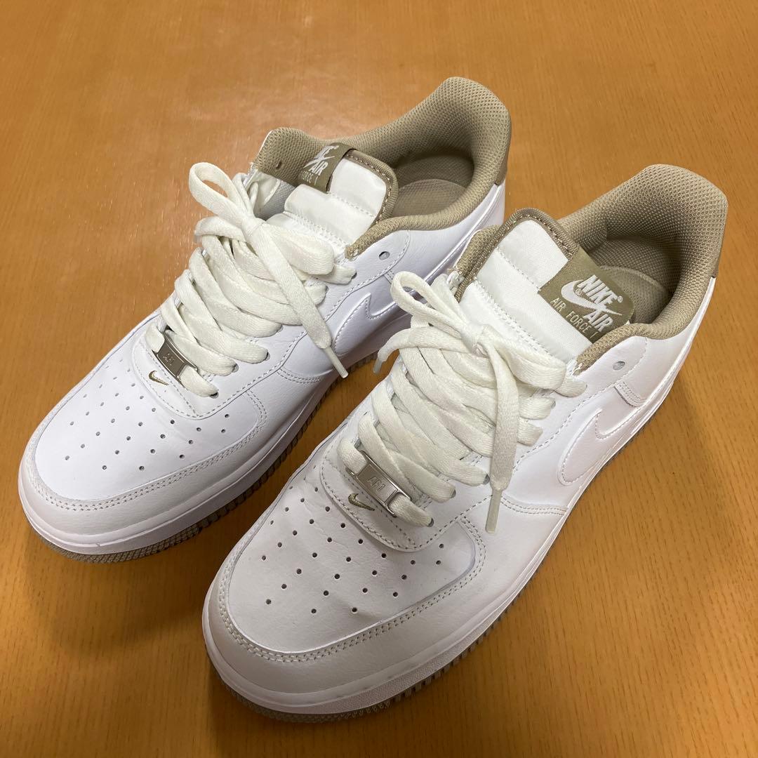 Nike Air Force 1 ホワイト/カーキ　箱付き
