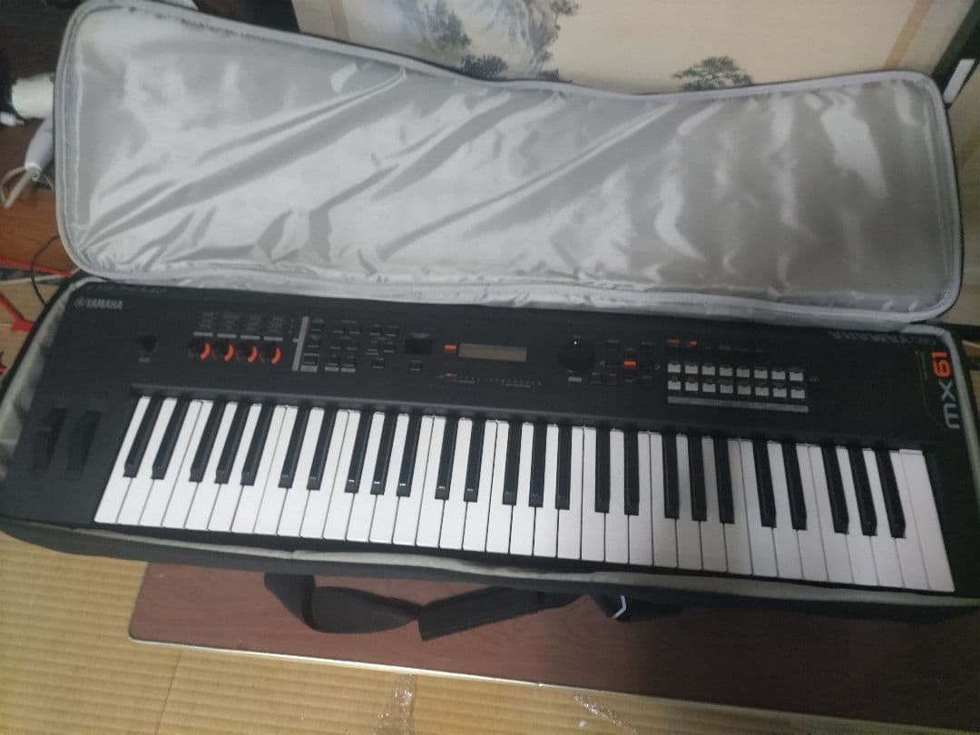 Yamaha MX61 シンセサイザー 専用ケース付き