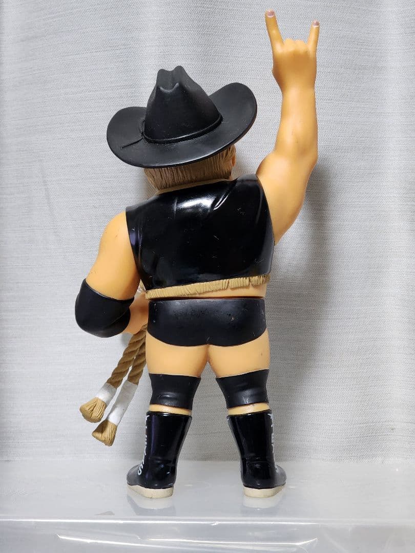 スタン・ハンセン直筆サイン入りフィギュア - メルカリ