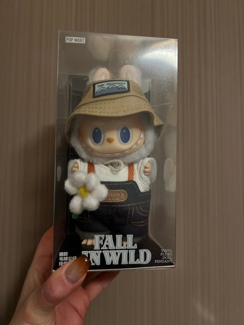 【正規品】POP MART ラブブ labubu FALL IN WILD