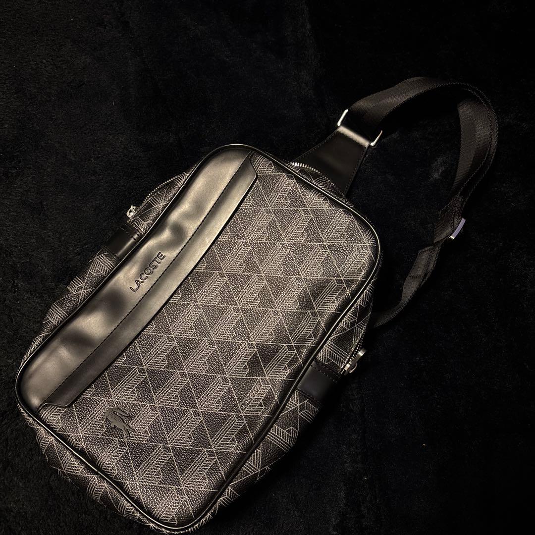 【極美品】LACOSTE ラコステ ショルダーバッグ ボディバッグ モノグラム