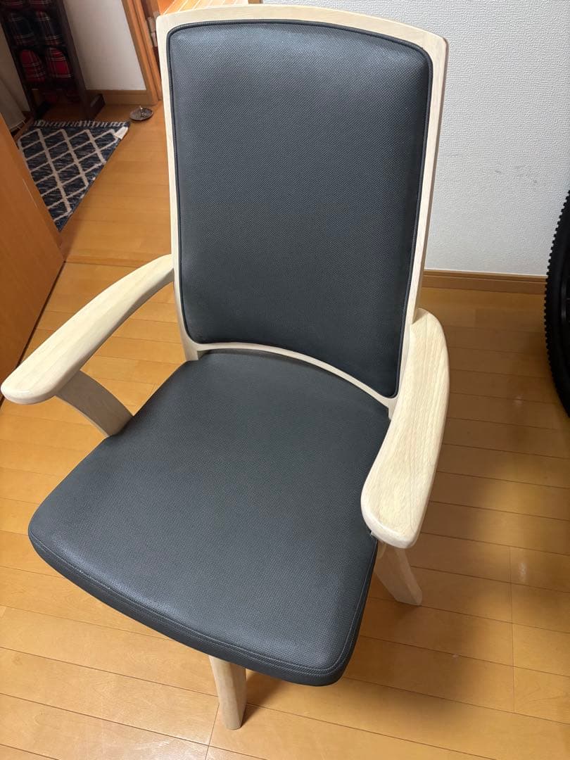 ダークグレー 回転式　椅子