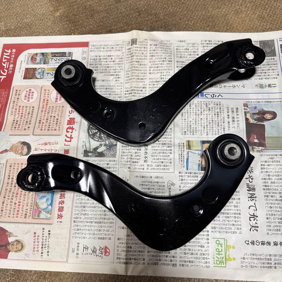 リアキャンバー調整用アッパーアーム 　C-HR カローラ　プリウス 等