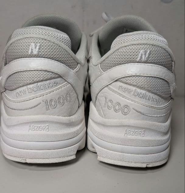 美品】New Balance atmos限定 M1000BWスニーカー - メルカリ