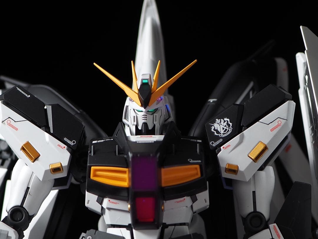 mg Hi-νガンダム 全塗装 完成品 筋彫り追加 νガンダムカラー - メルカリ