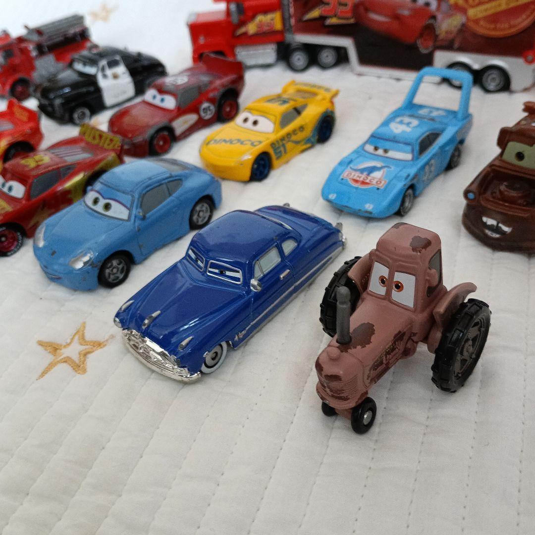 トミカ ライトニング・マックィーン 12台まとめ売り - メルカリ