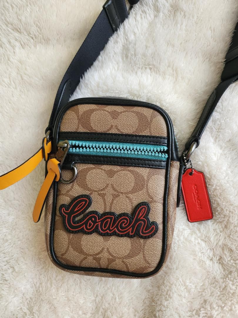 【COACH コーチ Terrain クロスボディバッグ】
