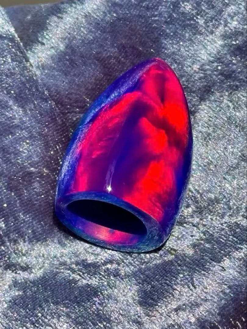 沖縄三線　人工オパールバチ　青紫の中に虹色が輝いてます