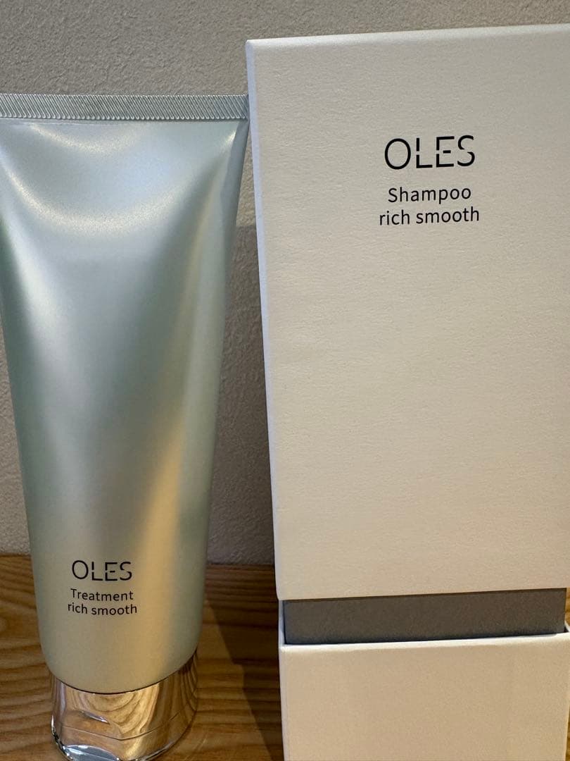 【新品】OLES シャンプー 300ミリトリートメント 200セット　スムース