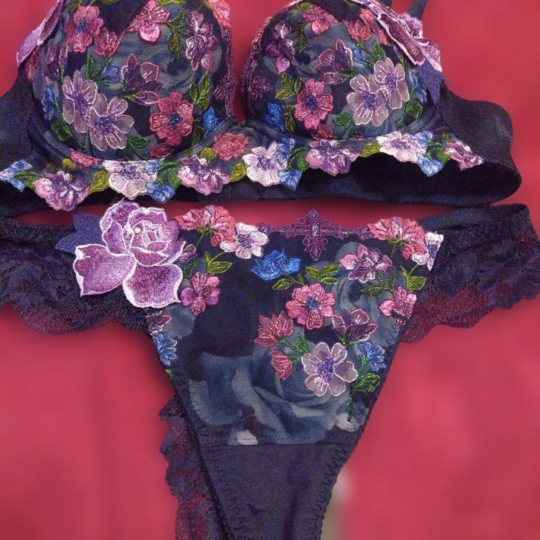 Salute 花柄刺繍 ブラジャーショーツセット C75　Lです